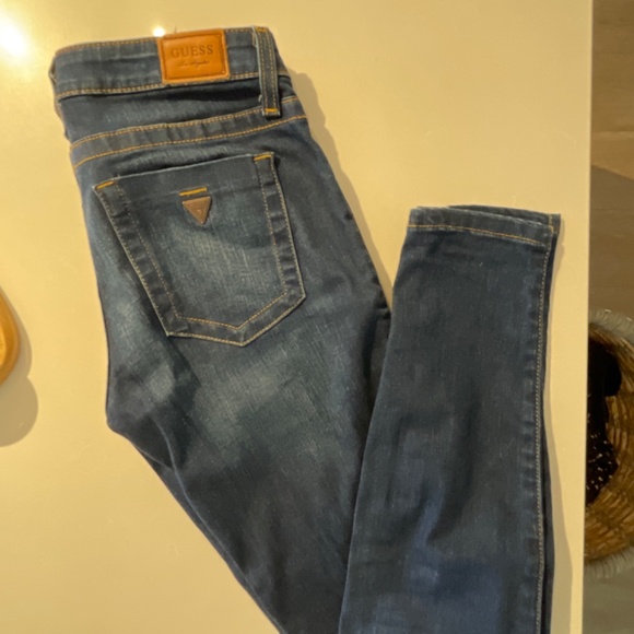 Guess Jeans - Picture 2 of 4